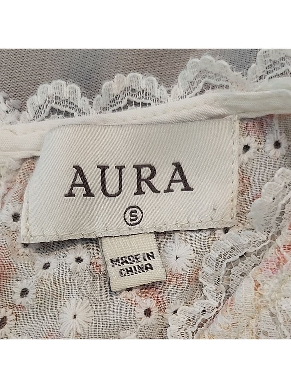 AURA Cream Lace Women's Top - Picture 2 of 9